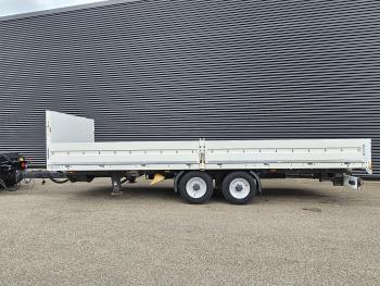 Junge / 2 AXLE TRAILER WITH BOARDS